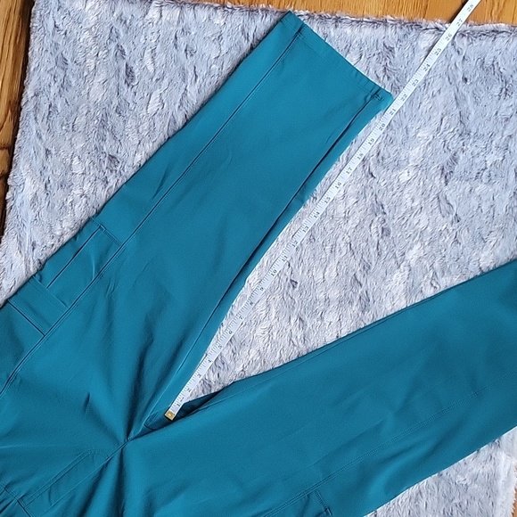 Eddie Bauer Blue/Green Cropped Pants, Women's Size 14, Great Condition - Picture 4 of 9